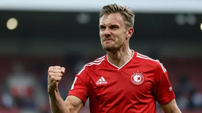 1. FC Heidenheim gewinnt mit 5:3 gegen Dynamo Dresden und zeigt nach vier Spielen mit 15 Gegentoren und einer Pokalpleite...